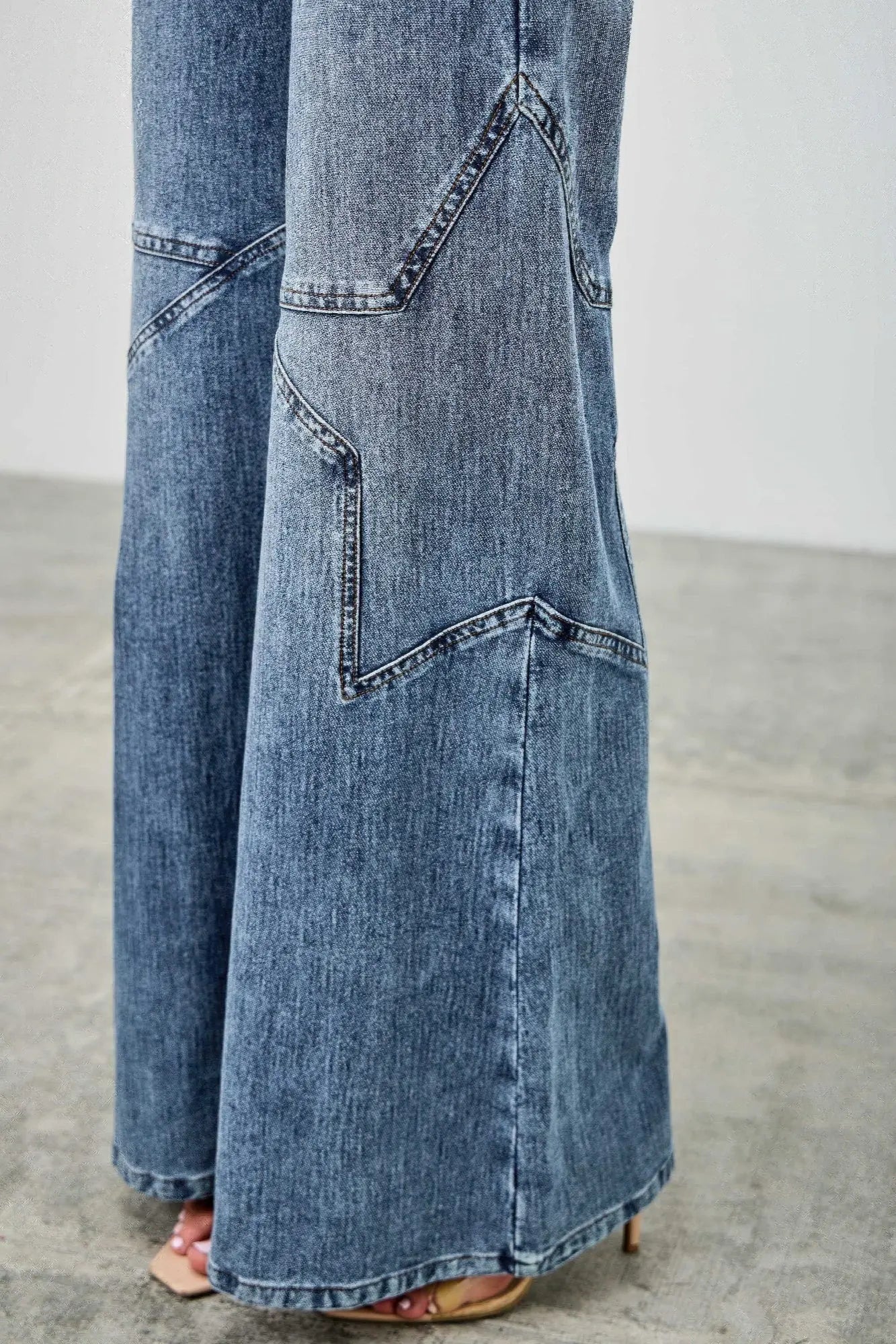 High rise wide leg plus size jeans relaxed fit - detail view of pant legs