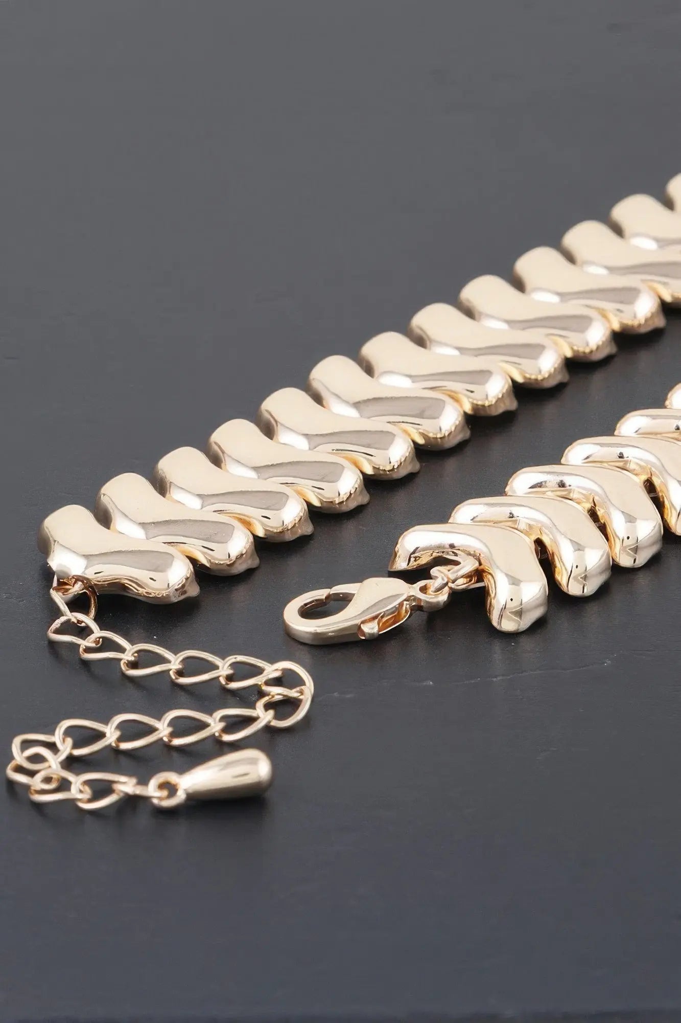 Shiny Arrow Chain Choker Necklace - Couture Envy
